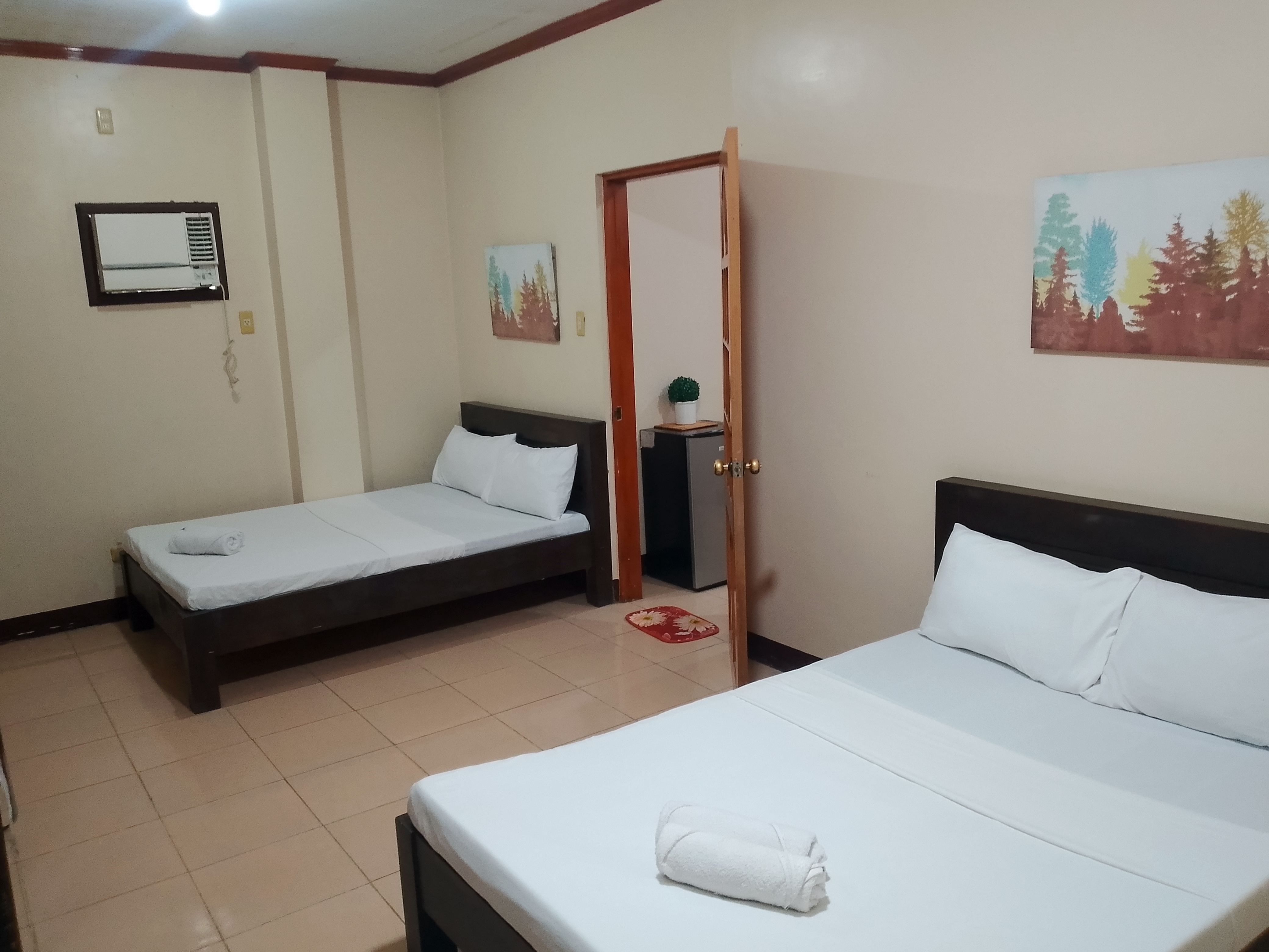Room 1 Image